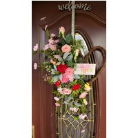 Valentinstag Kranz Let Love Grow Rosa, Weiß Und Gold Liebeskranz Mit Holzschild Rosa Rosen Valentines Herz Weinrebe Blumen Winter von KreatenWreaths