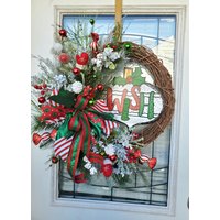 Zuckerstange Weihnachtskranz Rot Und Weiß Wunsch Weinrebe Ornament Pfefferminz Lollipop Kranz Mit Flock Winter Zweige Beeren Zuckerstange Weihnachtskranz Rot Und Weiß Wunsch Weinrebe Ornament Pfefferminz Lollipop Kranz Mit Flock Winter Zweige Beeren von KreatenWreaths