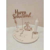 Personalisierter Kerzenteller Zur Einschulung | Schulkind Aus Holz Tischdeko Geburtstagsteller Teelicht Stabkerze von KreativAtelierHS