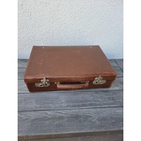 Antiker Kleiner Reisekoffer Echtleder, Alter Handkoffer, Aktenkoffer Antiker Kleiner Reisekoffer Echtleder, Alter Handkoffer, Aktenkoffer von KreativDHuber