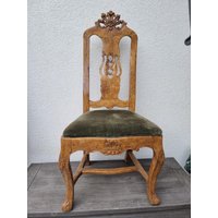 Barockstuhl Um 1720 Aus Massivholz , Nussbaum, Akathusmotive , Restauriert Barockstuhl Um 1720 Aus Massivholz , Nussbaum, Akathusmotive , Restauriert von KreativDHuber