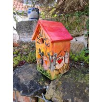 Handbemalter Nistkasten , Originelles Vogelhäuschen von KreativDHuber