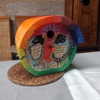 Handbemalter Nistkasten Für Vögel, Origineller Vogelnistkasten , Vogelhäuschen , Gartenaccessoires Handbemalter Nistkasten Für Vögel, Origineller Vogelnistkasten , Vogelhäuschen , Gartenaccessoires von KreativDHuber