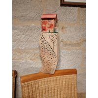 Handgefertigtes Insektenhotel , Wildbienenunterkunft, Käferhotel, Gartenaccessoires, Gartenkunstobjekt Handgefertigtes Insektenhotel , Wildbienenunterkunft, Käferhotel, Gartenaccessoires, Gartenkunstobjekt von KreativDHuber