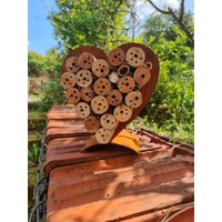 Insektenhotel Metallherz Insektenhotel Metallherz von KreativDHuber