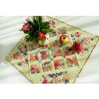 Tischdecke Mitteldecke Tischläufer Patchwork Quilt Tilda 59x59 cm | 24"x24" von KreativFeeQuiltShop