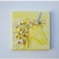 Handgemaltes Gelbes Einhorn Leinwand Perlen Fantasy Kunst | 20x20 Handgemaltes Gelbes Einhorn Leinwand Perlen Fantasy Kunst | 20x20 von KreativGifts1
