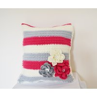 Handgehäkeltes Blumenkissen Shabby Chic Boho Dekor Handgehäkeltes Blumenkissen Shabby Chic Boho Dekor von KreativGifts1