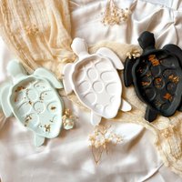 Schildkröten-Schale Aus Raysin Mit Goldblatt - Schmuckschale & Schlüsselablage Handmade Deko Geschenk Blattgold Schildkröten-Schale Aus Raysin Mit Goldblatt - Schmuckschale & Schlüsselablage Handmade Deko Geschenk Blattgold von KreativLaube