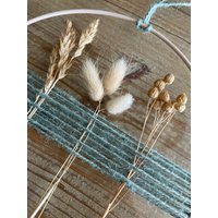 Dekorativer Metallring Mit Trockenblumen Dekorativer Metallring Mit Trockenblumen von KreativdesignByLisa