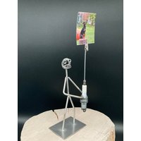 Figur Mit Zündkerze Notizhalter, Zettelhalter, Memohalter Edelstahl-Schreibtisch Oder Büro-Das Perfekte Geschenk-ständer - Metall Skulptur von KreativeMetallkunst