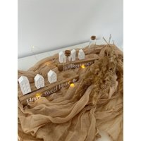 Willkommens-Deko Mit Schmaler Vase & Minihäusern | Holzschild "Home Sweet Home" Geschenkidee Einzug Skandi Stil von KreativeZauberwerke
