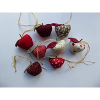 1 Apfel Zum Aufhängen, Weihnachtsapfel, Adventsdeko, Herbstdeko, Weihnachtsbaumschmuck, Zierapfel, Nikolaus, Stoffapfel, Aus Stoff 1 Apfel Zum Aufhängen, Weihnachtsapfel, Adventsdeko, Herbstdeko, Weihnachtsbaumschmuck, Zierapfel, Nikolaus, Stoffapfel, Aus Stoff von KreativesmitStoff
