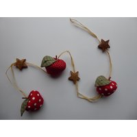 Apfelgirlande Aus Stoff Zum Aufhängen, Vertikale Girlande, Weihnachtsdeko, Adventsdeko, Herbstdeko, Girlande Mit Äpfeln, Nikolaus, Apfel Apfelgirlande Aus Stoff Zum Aufhängen, Vertikale Girlande, Weihnachtsdeko, Adventsdeko, Herbstdeko, Girlande Mit Äpfeln, Nikolaus, Apfel von KreativesmitStoff