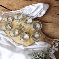 Schnapsbrett Mit Gläser/Personalisierbar/ Geschenk Für Freunde/ Partybrett/ Junggesellenabschied/ Rustikales Aus Holz/ Vatertag Schnapsbrett Mit Gläser/Personalisierbar/ Geschenk Für Freunde/ Partybrett/ Junggesellenabschied/ Rustikales Aus Holz/ Vatertag von KreativstueberlShop