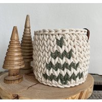 Häkelkorb Mit Tannenbaum | Weihnachten Utensilo| Geschenkidee Bobbiny Geschenk Gehäkeltes Häkelkorb Mit Tannenbaum | Weihnachten Utensilo| Geschenkidee Bobbiny Geschenk Gehäkeltes von KreativtraumbyKatja