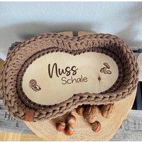 Häkelkorb Nuss | Utensilo Aufbewahrungskorb Gehäkelter Korb Bobbiny Mit Holzboden Nussschale Für Nüsse von KreativtraumbyKatja