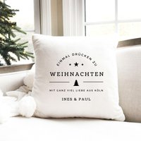 Baumwollkissen, Weihnachtsgrüße, Ortsangabe, Namen, Spruch, Personalisierbar, Geschenk, Fernbeziehung, Auswanderung, Freund, Freundin Baumwollkissen, Weihnachtsgrüße, Ortsangabe, Namen, Spruch, Personalisierbar, Geschenk, Fernbeziehung, Auswanderung, Freund, Freundin von KreativundFlauschig
