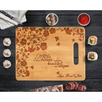Personalisiertes Schneidebrett, Muttertags-Schneidebrett, Benutzerdefiniertes Schneidebrett. Hochzeitsgeschenk. Gravierte Tafel von KrianGifts