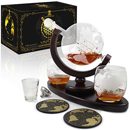 Krown Kitchen - - Globus Dekanter Geschenkset. Beinhaltet einen Holzsockel, 2 Gläser, 2 Untersetzer, Schnapsglas und Trichter. Diese Whiskey-Karaffe und Gläser-Set ist das perfekte Geschenk. von Krown Kitchen