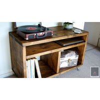 Plattenspieler Ständer | Schallplattenaufbewahrung Gerüstmöbel Rustikaler Fernsehtisch Retro Krud-36 V2 von KrudFurniture