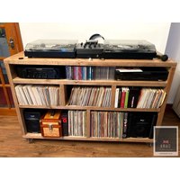 Plattenspieler Ständer | Schallplattenaufbewahrung Gerüstmöbel Rustikaler Fernsehtisch Retro Krud-58 V2 von KrudFurniture