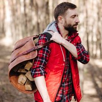 Kaminholzkorb Aus Leder Mit Patina Für Die Aufbewahrung Von Kaminholz Zur von KrukGarageWorkstyle