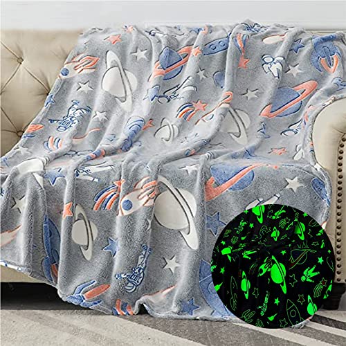 Kuscheldecke Kinder Jungen Glow In The Dark,Decke Astronaut Galaxy Sterne Pattern Leuchtende Decke,Weiche Flanelldecke Sofadecke FüR Jungen Erwachsene(04 Astronauten, 100x150cm) von Kseyic