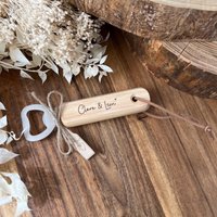 Flaschenöffner Als Hochzeitsgeschenk Mit Wunschtext Aus Holz Graviert | Bieröffner Namen Geburtstagsgeschenk Personalisiertes Geschenk Flaschenöffner Als Hochzeitsgeschenk Mit Wunschtext Aus Holz Graviert | Bieröffner Namen Geburtstagsgeschenk Personalisiertes Geschenk von Kuekenwald