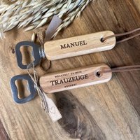 Flaschenöffner Trauzeuge Frage Aus Holz | Bieröffner Mit Name Willst Du Mein Sein Möchtest Werden Flaschenöffner Trauzeuge Frage Aus Holz | Bieröffner Mit Name Willst Du Mein Sein Möchtest Werden von Kuekenwald
