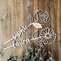 Geschenk Zum Jahrestag Geburstag V Alentinstag Für Sie Und Ihn /Personalisierte Rose Aus Holz Mit Namen Daten | Blume Freundin Geschenk Zum Jahrestag Geburstag V Alentinstag Für Sie Und Ihn /Personalisierte Rose Aus Holz Mit Namen Daten | Blume Freundin von Kuekenwald