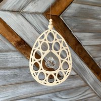Sonnenfänger Ostern Aus Holz | Ostergeschenk Für Den Osterkorb Deko Zu Osterei Kristall Oma Opa Mama Papa Freunde Sonnenfänger Ostern Aus Holz | Ostergeschenk Für Den Osterkorb Deko Zu Osterei Kristall Oma Opa Mama Papa Freunde von Kuekenwald