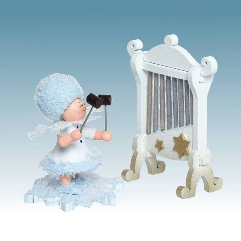 Kuhnert Dekofigur Kuhnert Schneeflöckchen mit Glockenspiel, Handarbeit aus dem Erzgebirge von Kuhnert