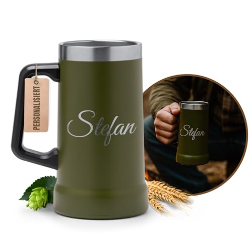Kumpani Personalisierbarer Bierkrug aus Edelstahl – Schwarzer Thermobecher mit Henkel, doppelwandig isoliert, gravierbar – Geschenk für Männer & Frauen, 700ml (Ranger Green) von Kumpani