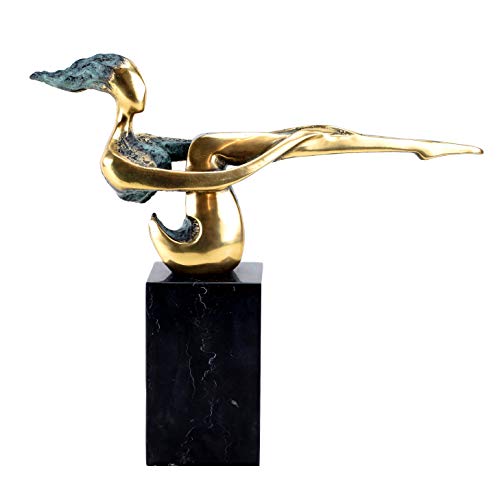 Kunst & Ambiente - Modern Art - The Sitting One - Moderne Bronzefigur - signiert Nick - Bronzeskulptur auf Mamorsockel - Höhe: 30 cm - Gold - grüne Patina - abstrakte Plastik von Kunst & Ambiente
