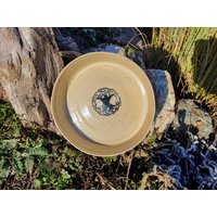 Getöpferte Backform, Auflaufform, Yggdrasil, 27, 5 cm Durchmesser Getöpferte Backform, Auflaufform, Yggdrasil, 27, 5 cm Durchmesser von KunstKeramikAtelier