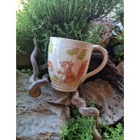 Getöpferte Tasse Mit Eichhörnchen Und Fliegenpilz, , Ca 300 Ml Getöpferte Tasse Mit Eichhörnchen Und Fliegenpilz, , Ca 300 Ml von KunstKeramikAtelier
