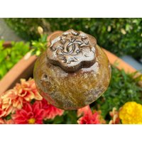 Gartenkeramik Handgetöpfert, Beetstecker Mandala, Gartenkugel Keramik von KunstMeile