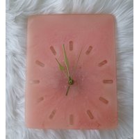 Wunderschöne Wanduhr Rosa Marmoriert Mit Goldenen Zeigern von KunstausOrion