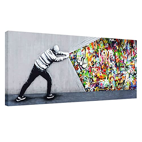 Wandbilder Banksy like Bilder - Künstler vor dem Vorhang - Wandbild auf Leinwand, hochwertige Streetart graffiti Kunstdruck I Wanddekoration XXl fertig zum Aufhängen (100x50 cm) von Kunstbruder