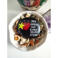 Persönlicher Gedenkstein Handbemalte Trauersteine Als Liebevoller Grabschmuck Persönlicher Gedenkstein Handbemalte Trauersteine Als Liebevoller Grabschmuck von Kunststudio24