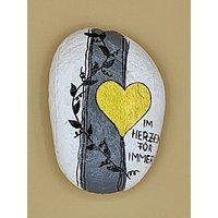 Trauerstein Bemalt Mit Spruch Individuell Bemalter Stein Als Trauergeschenk Personalisierbar Gedenkstein Grabdeko Goldenes Herz Trauerstein Bemalt Mit Spruch Individuell Bemalter Stein Als Trauergeschenk Personalisierbar Gedenkstein Grabdeko Goldenes Herz von Kunststudio24