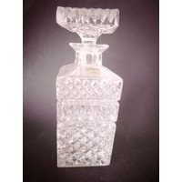 Beeindruckende Eckige Karaffe Aus Schwerem Bleikristall Mit Stöpsel, Höhe 23 cm Beeindruckende Eckige Karaffe Aus Schwerem Bleikristall Mit Stöpsel, Höhe 23 cm von KunstundSchund