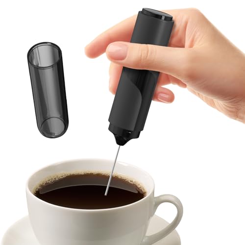Kustimantu Milchschäumer Für Kaffee | Kaffeemixer Stab mit Abdeckung,Tragbarer Elektrischer Schneebesen Für Matcha Tee Protein Shakes Kustimantu Milchschäumer Für Kaffee | Kaffeemixer Stab mit Abdeckung,Tragbarer Elektrischer Schneebesen Für Matcha Tee Protein Shakes von Kustimantu