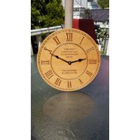 Gravur Uhr, Personalisierte Holzuhren, Familienuhr, Holz Custom Old School Wanduhr von KustomProducts