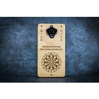 Wandflaschenöffner Mit Magnet - Personalisierbar| Bieröffner | Geschenk Mann Darts Flaschenöffner Wand von KyffhaeuserDesign