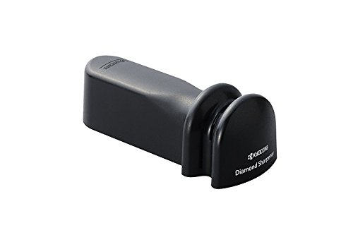 Kyocera Diamant Messerschärfer, manueller Schärfer mit Diamant-Rad für Keramik- und Stahlklingen, Länge: 13 cm, effektives und einfaches Schleifen, Messerschärfer Profi Kyocera Diamant Messerschärfer, manueller Schärfer mit Diamant-Rad für Keramik- und Stahlklingen, Länge: 13 cm, effektives und einfaches Schleifen, Messerschärfer Profi von Kyocera