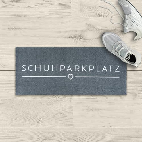 LA KO Waschbare Fußmatte 33 x 75 cm - hochwertig Bedruckte Fußmatte aus Deutschland - Türmatten mit modernem Design (anthrazit_Schuhparkplatz) von LA KO