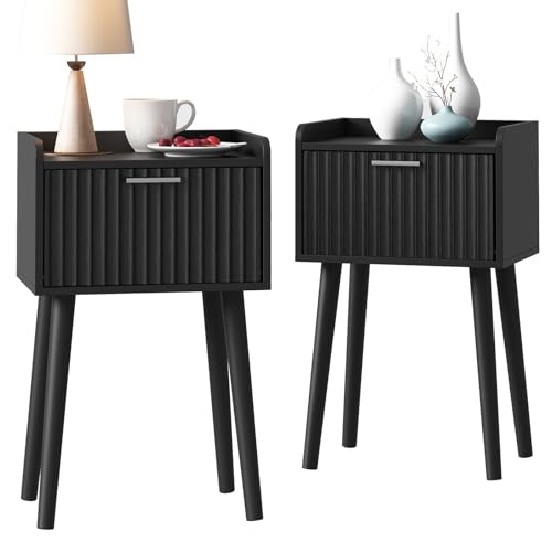 LAATOOREE Nachttisch 2er Set, Kleiner Bett-Beistelltisch mit geriffelter Tür, Beistelltisch mit Massivholzbeinen, Mid-Century Nachttisch für Schlafzimmer, kleiner Raum von LAATOOREE