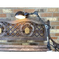 Vintage Fostoria Ohio Industrial Articulating Tischarbeit Bankladenlampe Mid Century Light von LAKICHOP